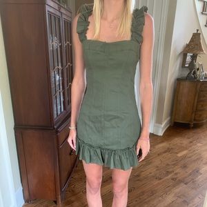 green selfie leslie dress